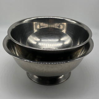 バット3枚、ボウル2つ、タッパー6つの画像