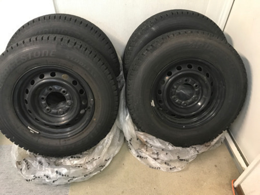 決まりそうです。⭐️ハイエースバン　スタッドレスタイヤ　ブリヂストン　バリ山