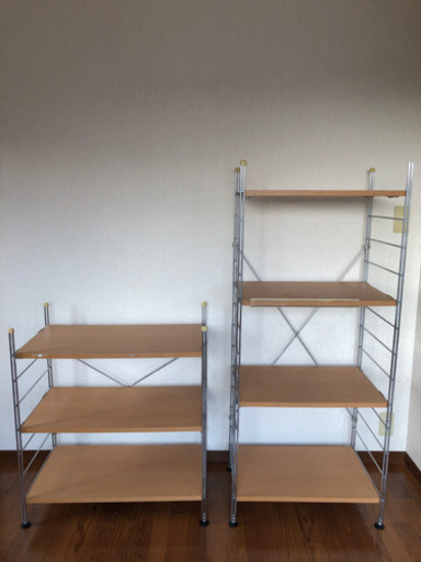 木製棚が珍しい、スチールラックです！
