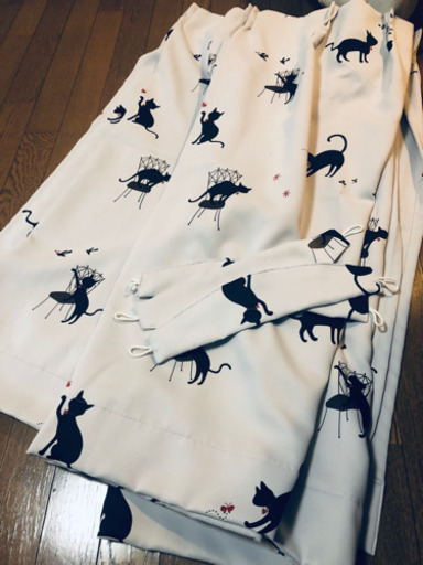 猫ちゃん柄　　遮光カーテン　4枚組　美品　値下げしました　2500⇨2000