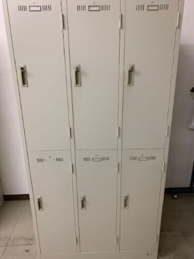 ☆値下げ☆直接引渡限定☆ロッカー　鍵6個付き　中古品　店舗用品　幅900mm×高さ1800mm×奥行515mm