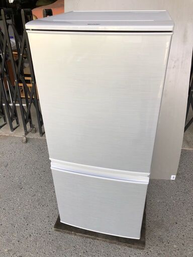 美品 シャープ 冷蔵庫 小型 2ドア 137L シルバー SJ-D14C-S 2017年製