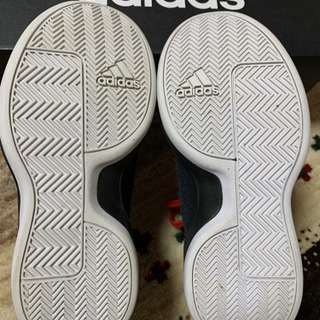 アディダス　バスケットシューズ  21cmの画像