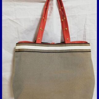 中古【美品】PRADA(プラダ) バッグ　ジャガード キャンバス 　トートバッグ　大人気ブランド　使いやすい大きさ　お得　大日付近でのお譲り　