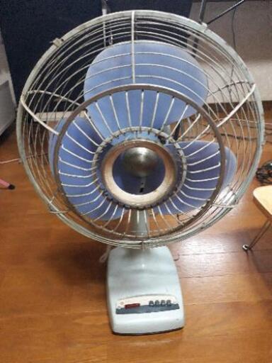古いけど動く扇風機