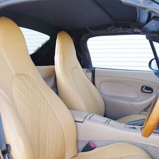 ATシフトのオープンカー☆オシャレな内装♪の画像