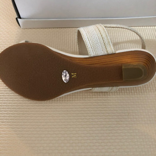 新品未使用　ビジューサンダルの画像
