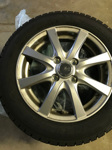 スタッドレスタイヤ、ホイールセット、ナット有