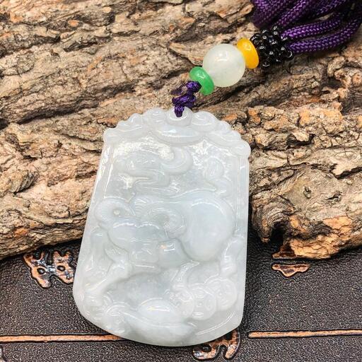 ネックレス 牛 ヒスイ 本翡翠 緑 誕生日プレゼント 金運アップ 丑年 本物保証