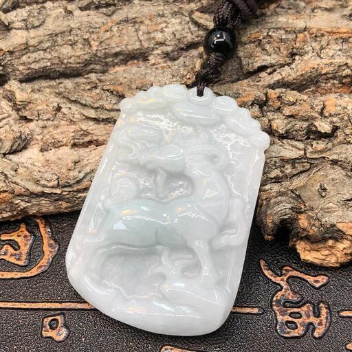 ネックレス 羊 本翡翠 ヒスイ 誕生日プレゼント 未年 天然石男女兼用 本物保証