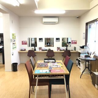 【日曜定休・完全週休二日制・残業なし・ブランクOK】ヘアカラー専門店の美容師（カラーリスト）の画像