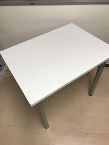 テーブル