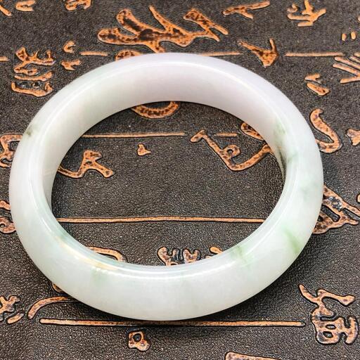 福袋 バングル 本翡翠 ヒスイ 二色 誕生日プレゼント 魔除け 縁起物 鑑別書有