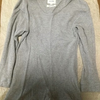 BEAMS トップス　グレー