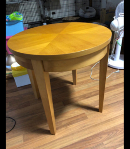 【取引中】美品 丸いテーブル