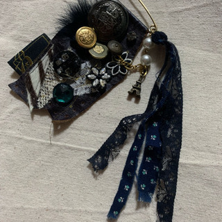 ハンドメイド ブローチの画像