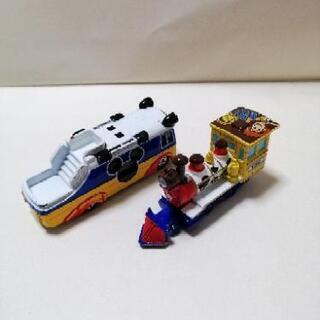 トミカと玩具の画像