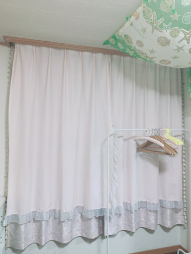 遮光カーテン と UVカットレースのカーテン