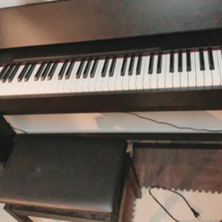 電子ピアノ　ROLAND F-140R