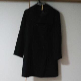 INED 黒いロングコートの画像