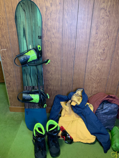 【別サイトにて売却済み】バートンのウェア、headのボード、UNIONのビンディング、サロモンの靴
