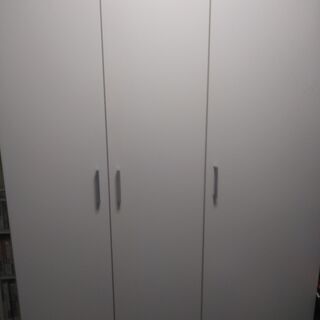 IKEAのクローゼットの画像