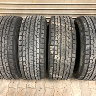 スタッドレス 265/70R15 バリ目