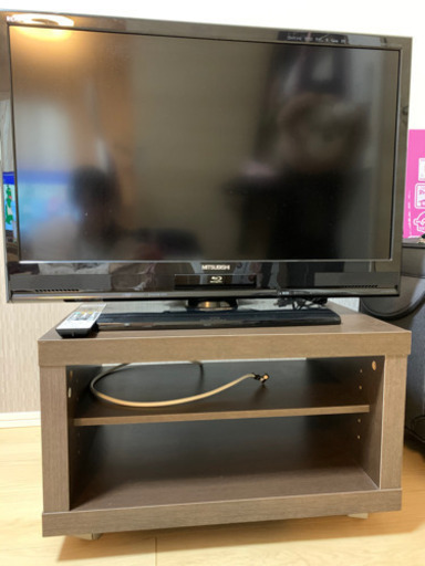三菱液晶テレビとテレビ台のセットです。