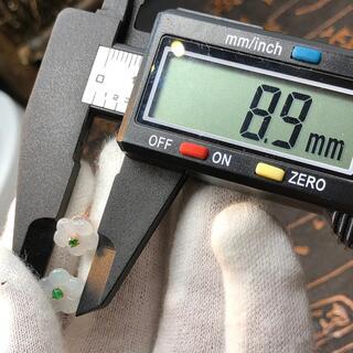 ピアス 梅の花 本翡翠 氷ヒスイ A貨 緑色 光沢感 18K金 鑑別書有の画像