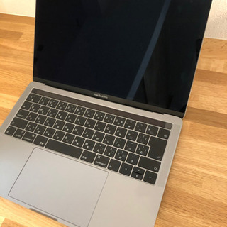 2018 MacBook Pro MR9R2J/A サブディスプレイ付きの画像