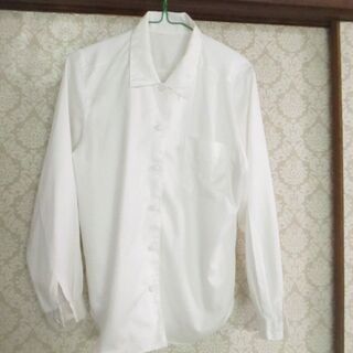 ブラウス　Ｍサイズ　1枚300円の画像