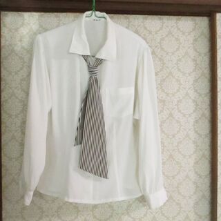 ブラウス　Ｍサイズ　1枚300円の画像