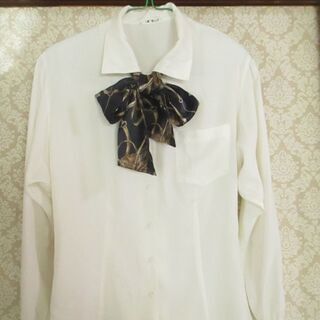ブラウス　Ｍサイズ　1枚300円の画像
