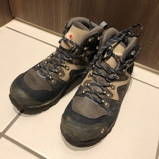 ゴアテックス　アウトドアスニーカー　24.5/25.0　登山、ア...