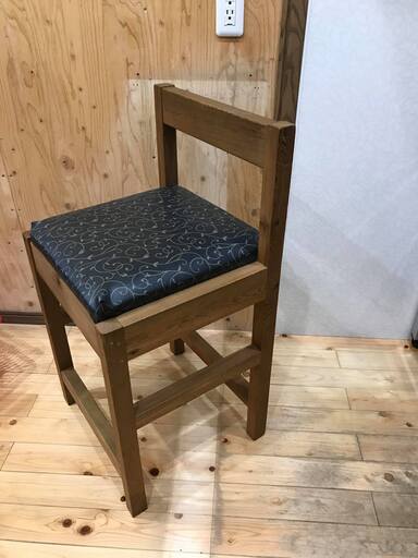 カウンターチェアー　椅子　座面高さ60ｃｍ　ウエスタンレッドシダー　手作り　DIY　中古