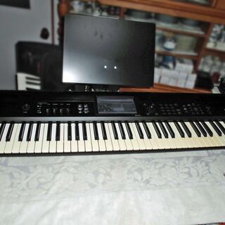 KORG　ワークステーションシンセサイザー　KROME　７３鍵盤...