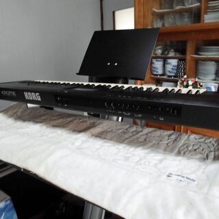 KORG　ワークステーションシンセサイザー　KROME　７３鍵盤　中古品　ソフトケース付の画像