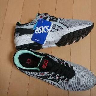 asicsスニーカー(未使用品)の画像
