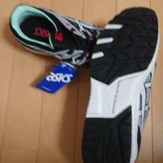 asicsスニーカー(未使用品)の画像
