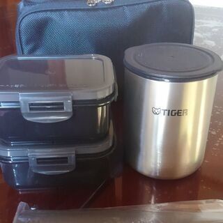 【新品】　タイガー　保温弁当箱　の画像