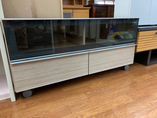 どんなお部屋にもマッチするナチュラル系統のテレビボードです！