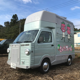 イチゴ農園直営のかわいいキッチンカーを呼びませんか