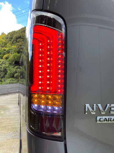 NV350 キャラバン　LEDテールランプ　前期　(ジャンク品)