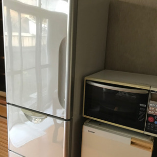 日立冷蔵庫とシャープ電子レンジ