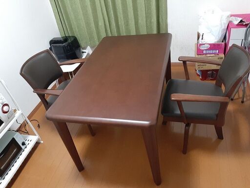  ダイニングテーブル + 回転椅子２個 50,000円