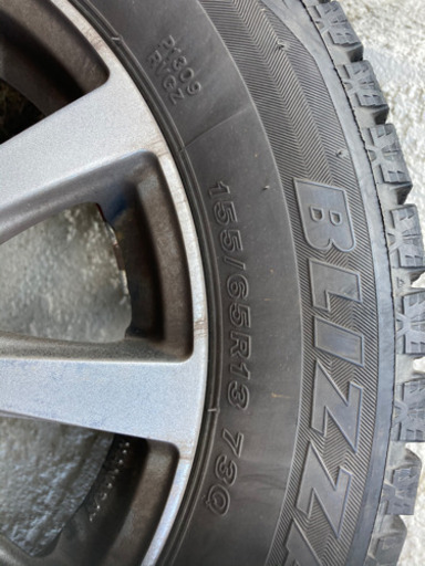 ブリジストン　ブリザックＲＥＶＯ ＧＺ　 PCD１００４穴ホイール付き中古シタッドレス４本セット