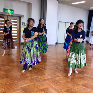50代、60代からの平塚フラダンス・サークル　ハイビスカスの画像