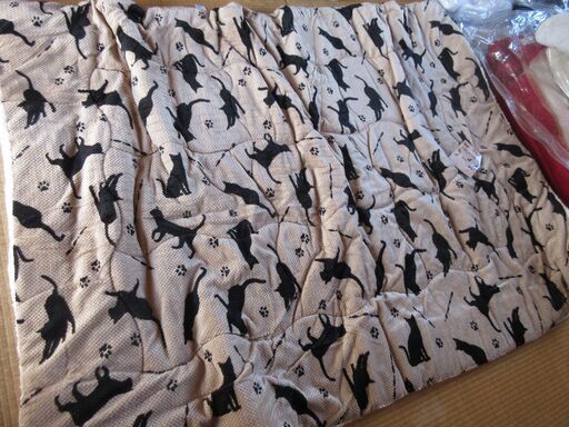 未使用 / 綿入り毛布 / かわいいネコちゃん模様