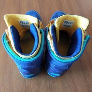 adidasスニーカー 23.0cmの画像
