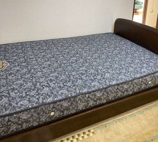 セミダブルベッド